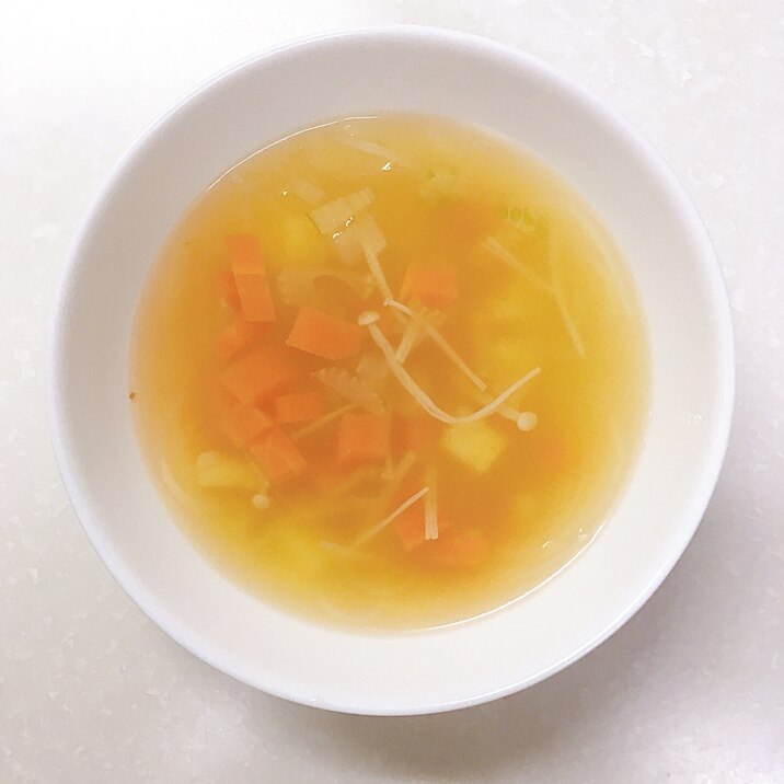 セロリとはるさめの野菜スープ
